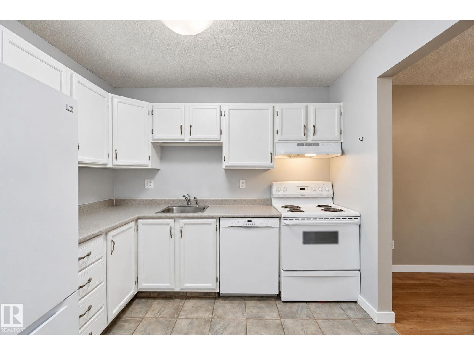 #101 340 Woodbridge WY
