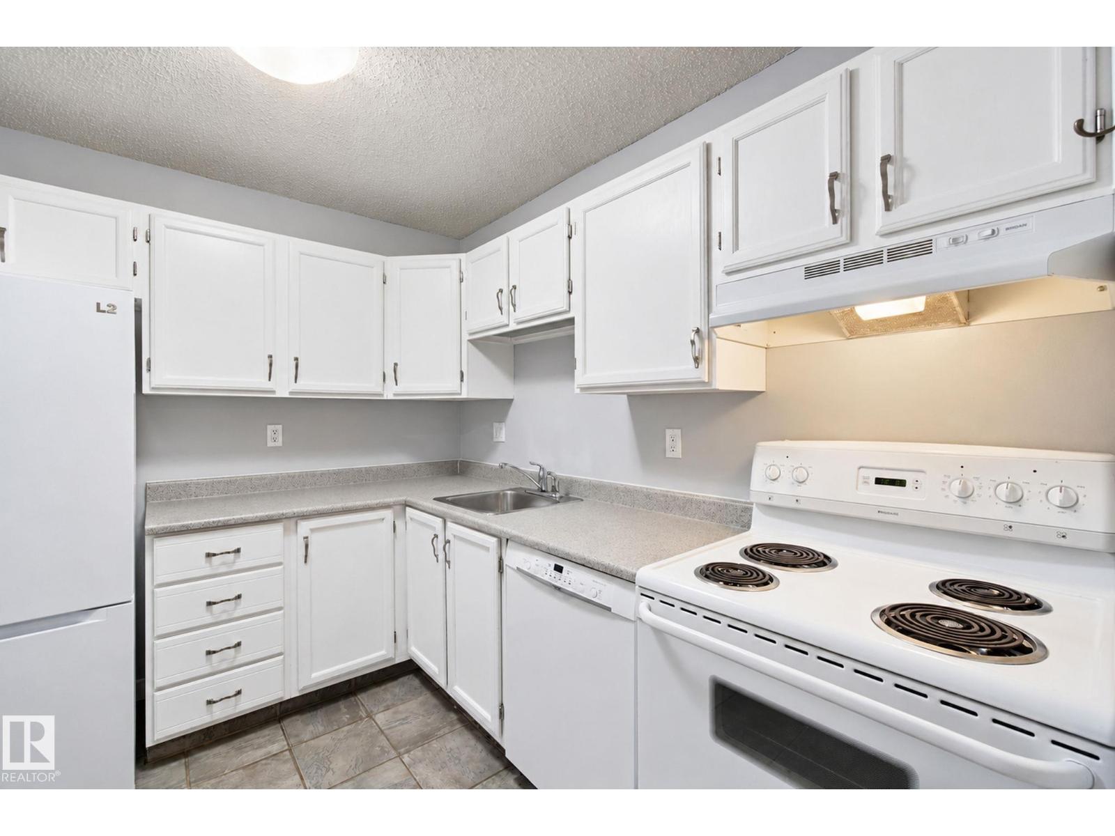 #101 340 Woodbridge WY