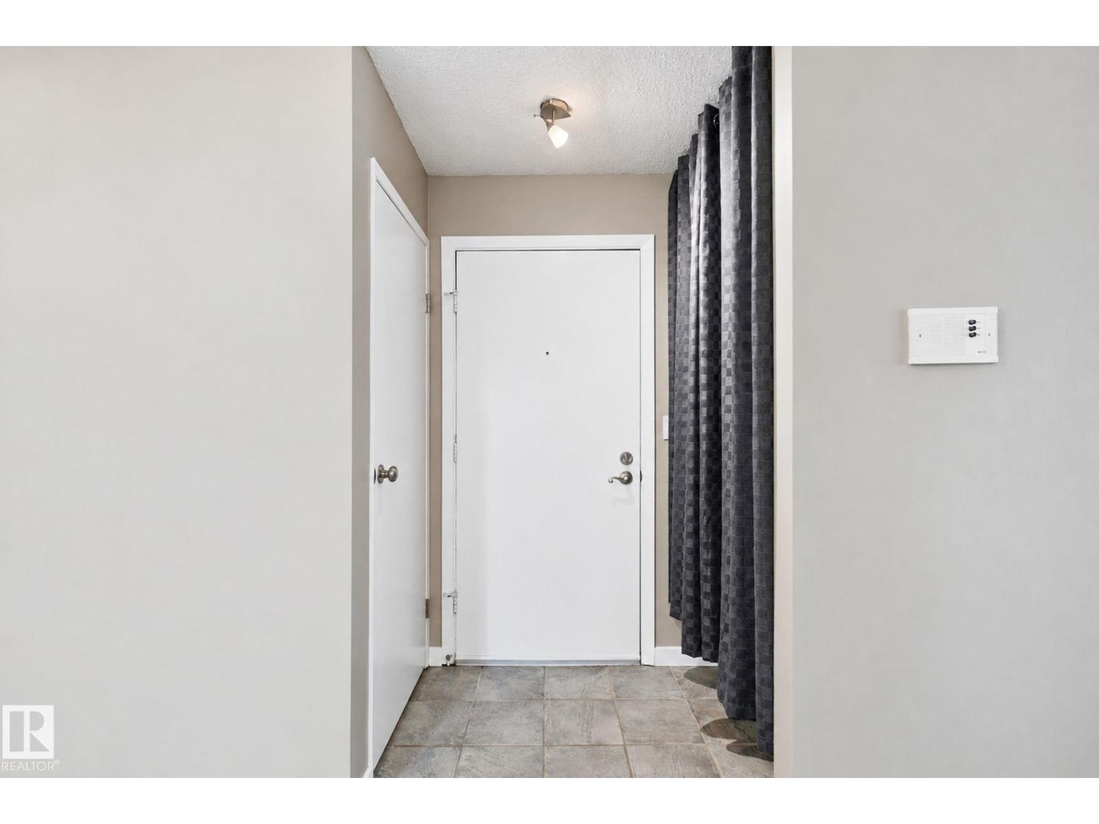 #101 340 Woodbridge WY