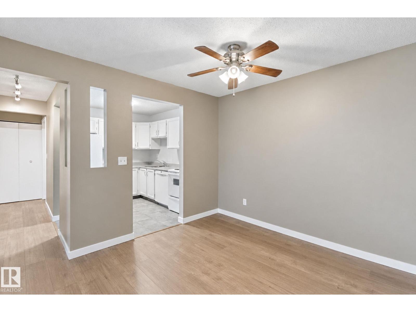 #101 340 Woodbridge WY