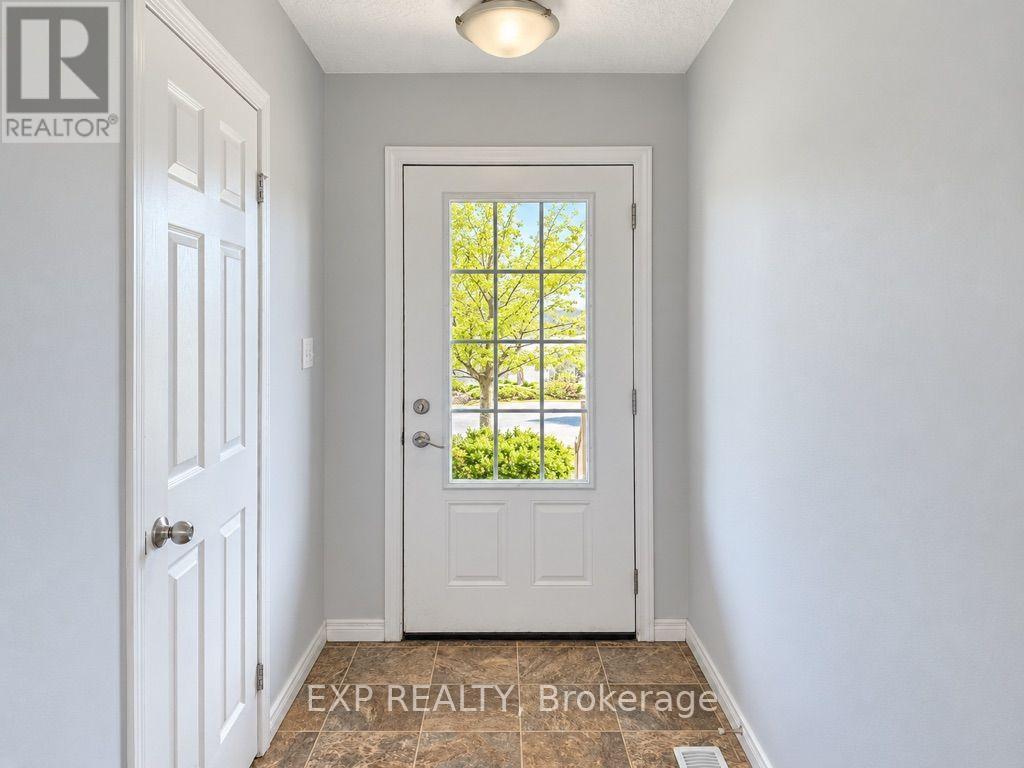 B5 - 6 Upper Mercer Street, Kitchener, Ontario N2A 0E4 - Photo 5 - X13865162