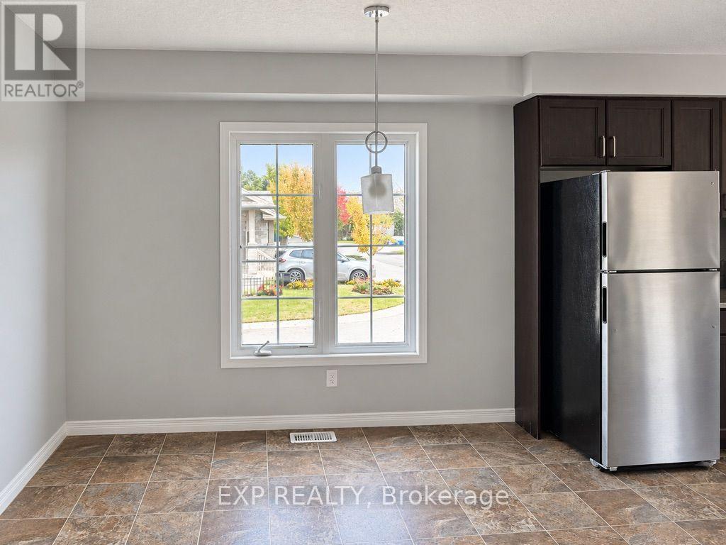 B5 - 6 Upper Mercer Street, Kitchener, Ontario N2A 0E4 - Photo 8 - X13865162