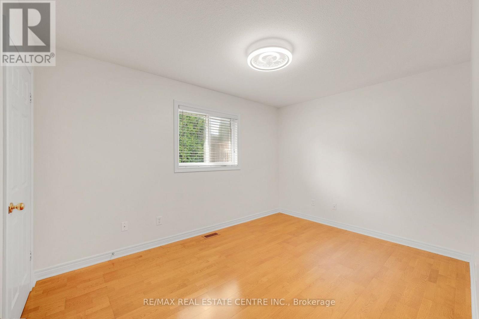 Main Level - 26 Phillipo Drive, Hamilton, Ontario  L9B 2P6 - Photo 17 - X14094318