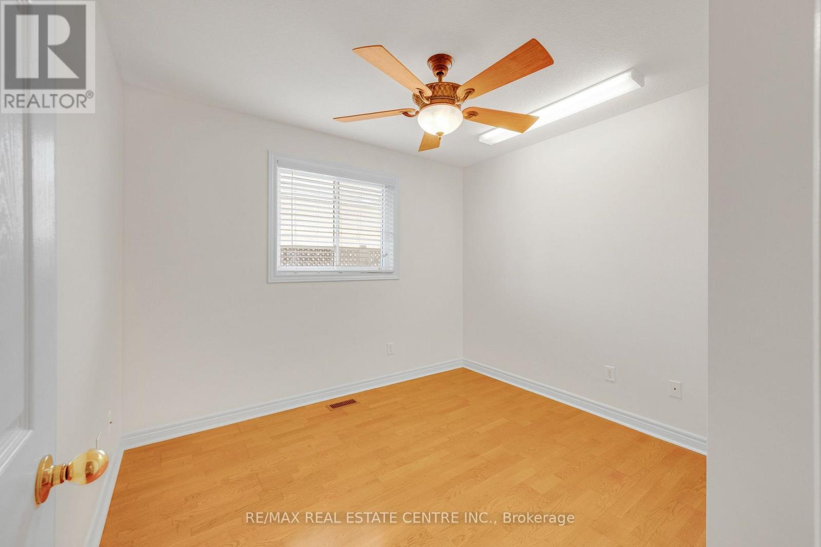Main Level - 26 Phillipo Drive, Hamilton, Ontario  L9B 2P6 - Photo 19 - X14094318