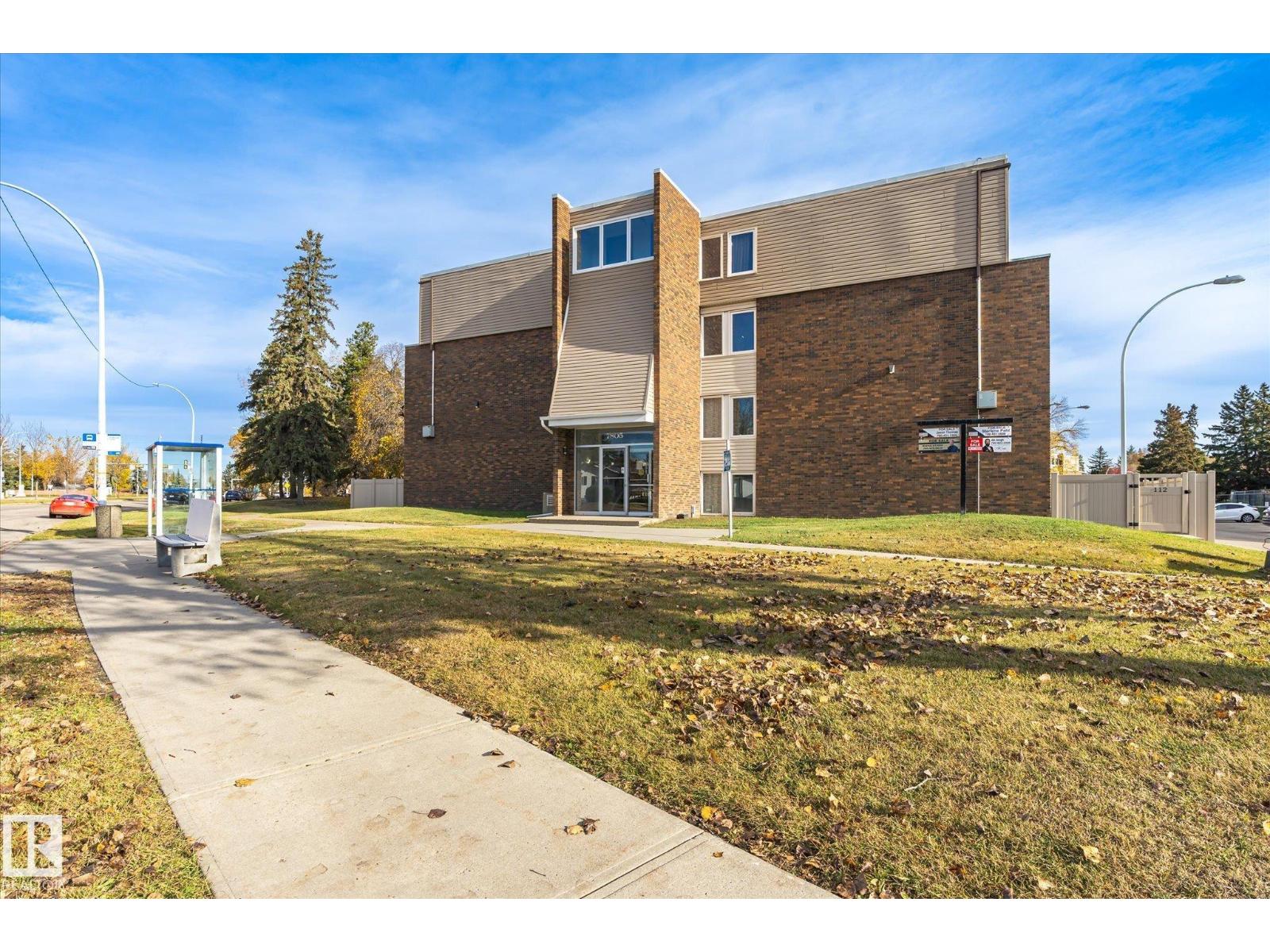 #104 7805 159 ST NW