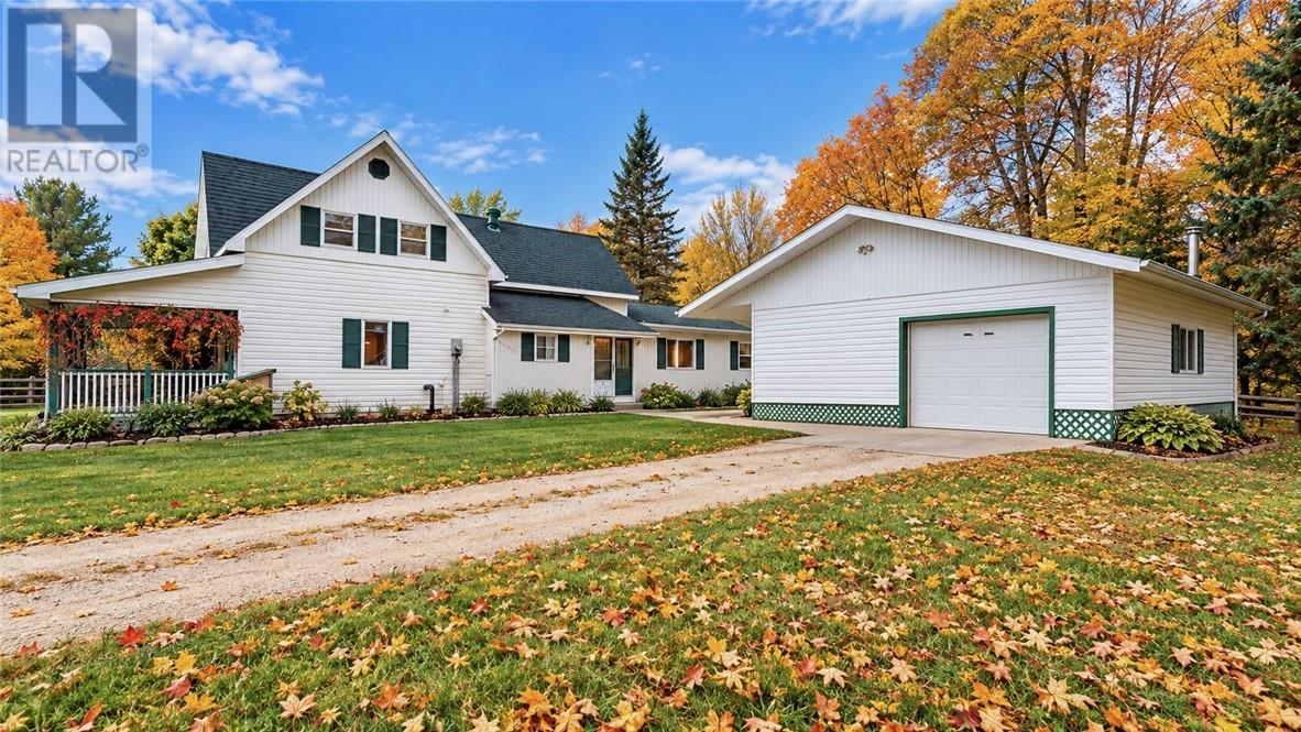 17a Silver Bay Road, Mindemoya, Ontario  P0P 1S0 - Photo 3 - 2130972