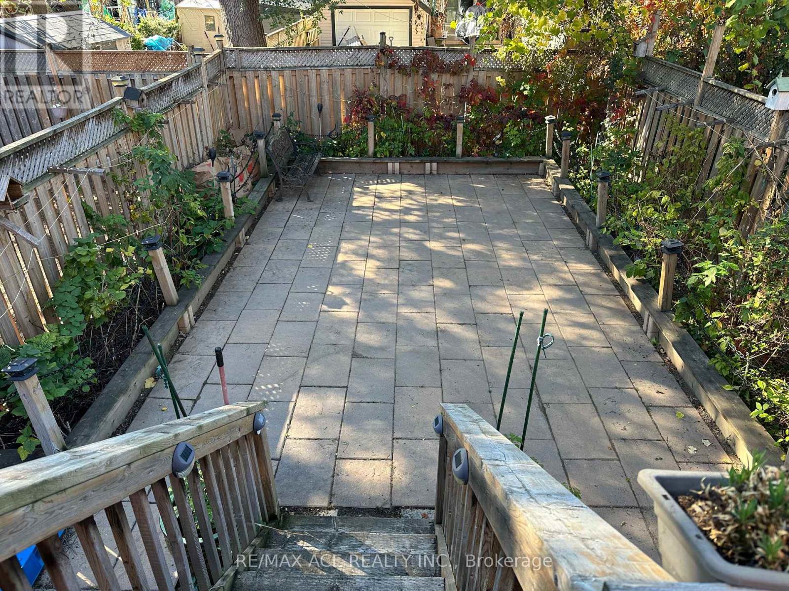 48a Leyton Avenue, Toronto, Ontario  M1L 3T7 - Photo 22 - E13867674