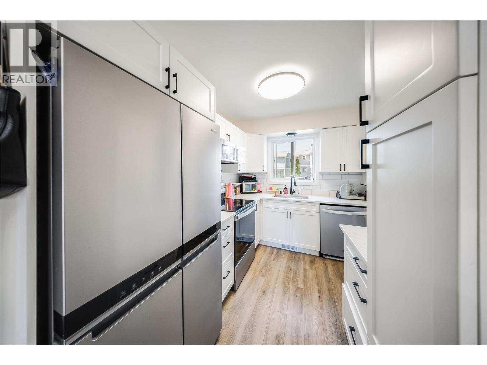 3307 LAUREL Crescent