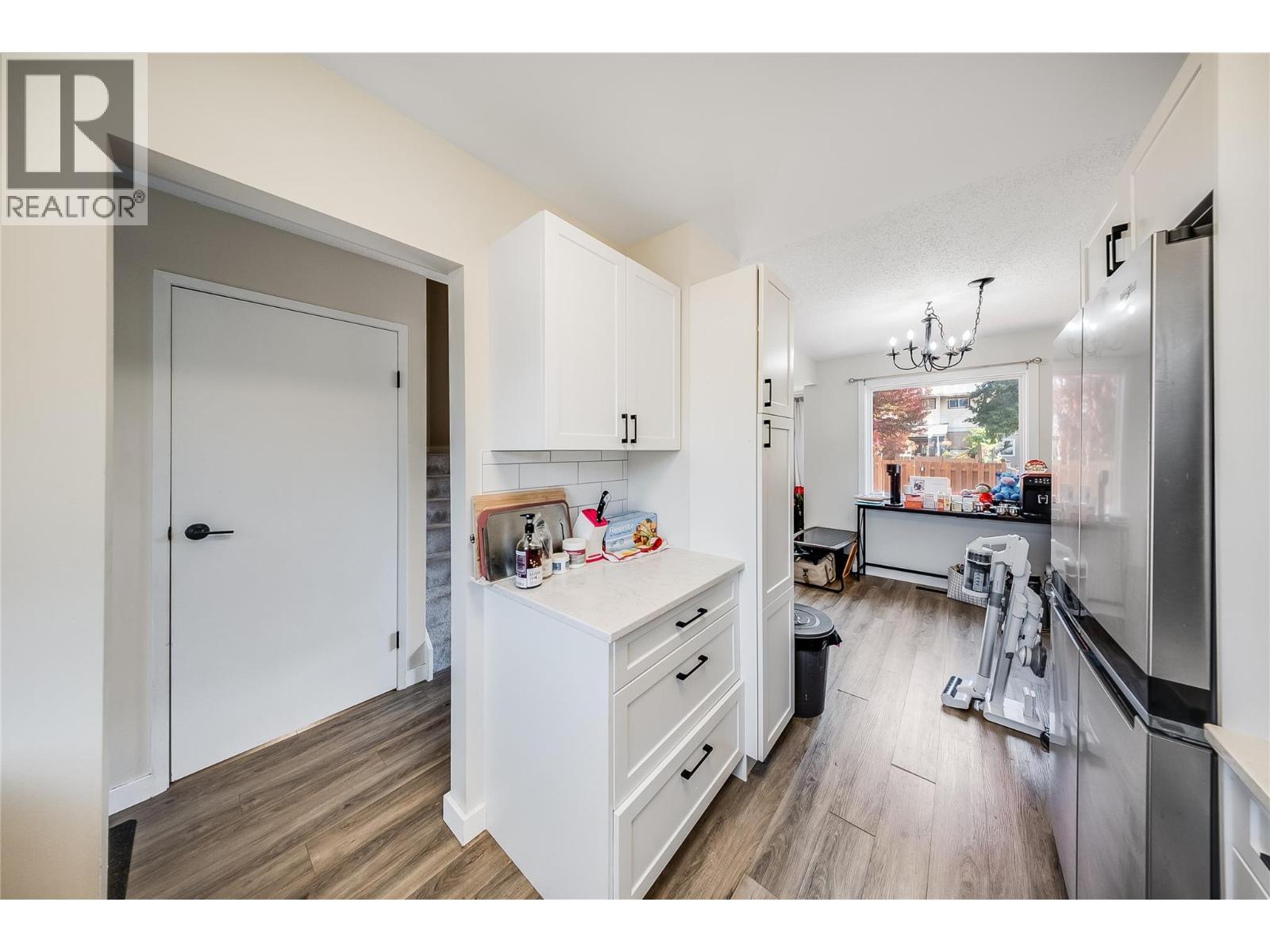 3307 LAUREL Crescent