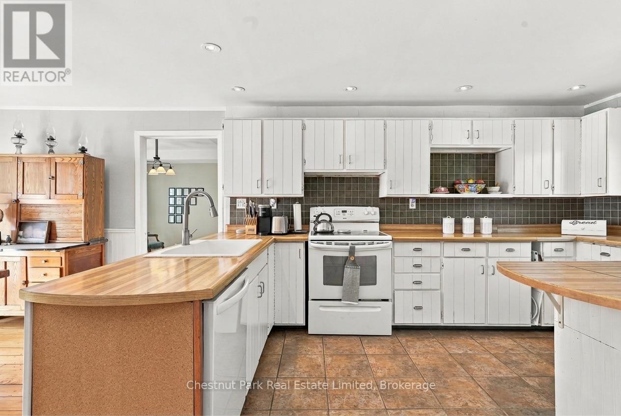 265 Ridge Road, Prince Edward County, Ontario  K0K 2T0 - Photo 11 - X14094524