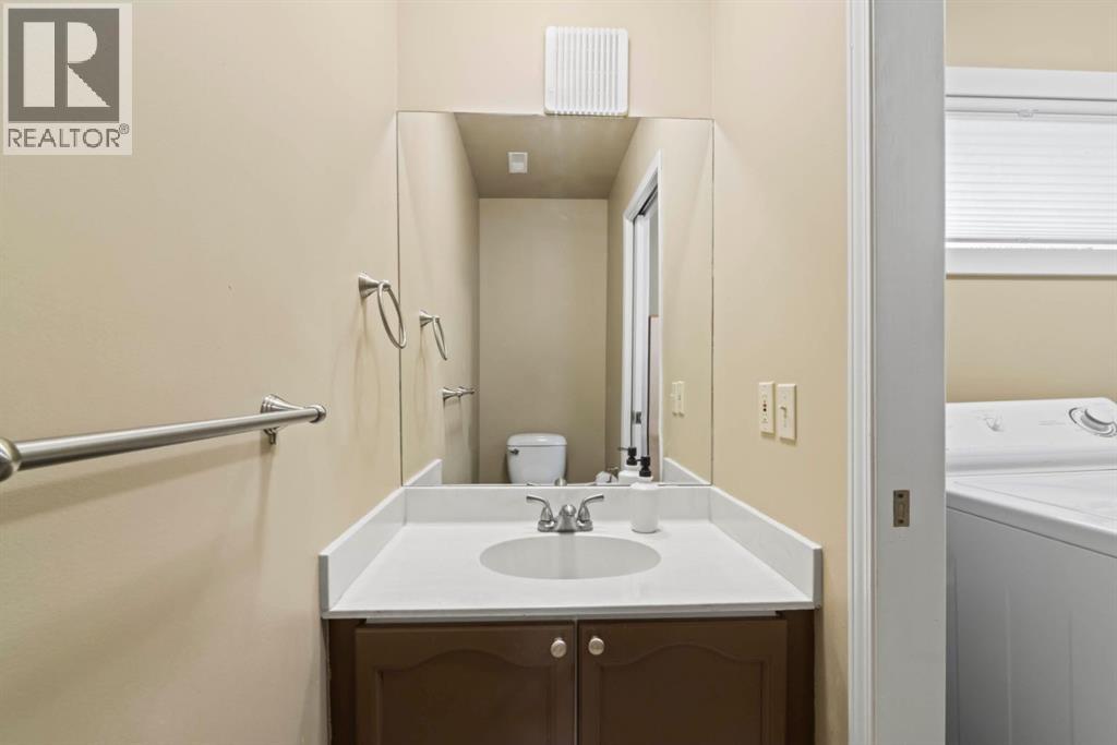 76 Coachway Gardens Sw, Calgary, Alberta  T3H 2V9 - Photo 6 - A2349465