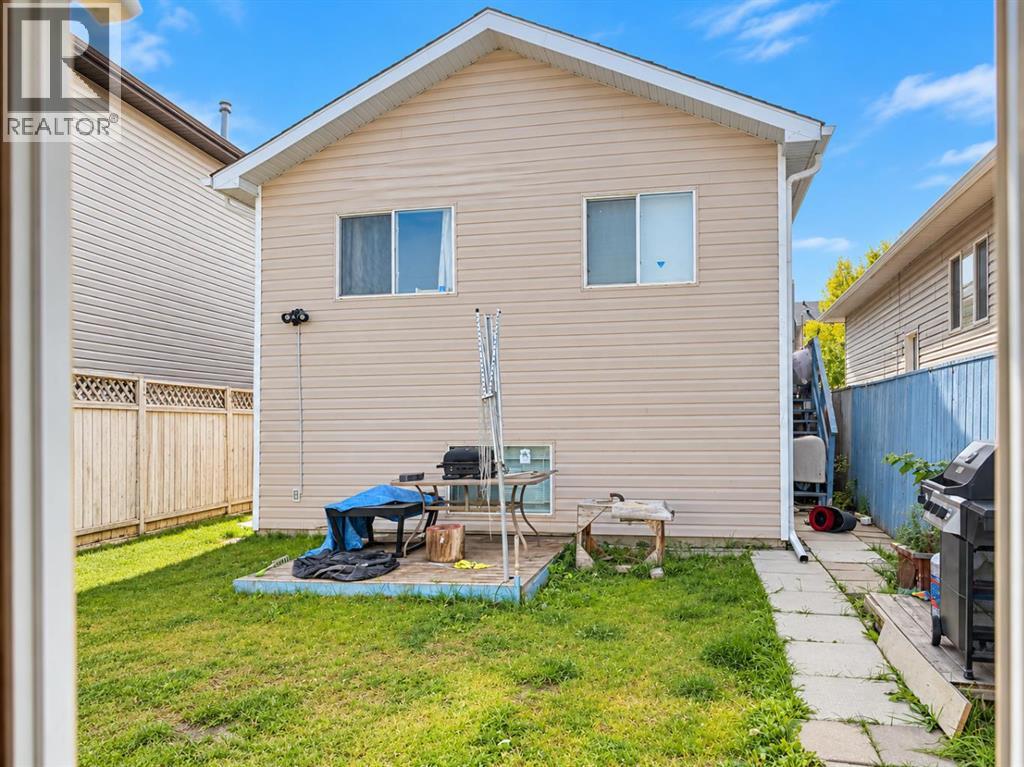 76 Martinbrook Link NE, Calgary, Alberta  T3J 3N9 - Photo 17 - A2352181