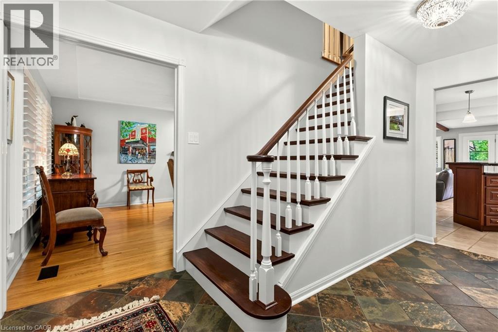 29 Woodside Drive, Hamilton, Ontario  L8T 1C4 - Photo 3 - 40872180