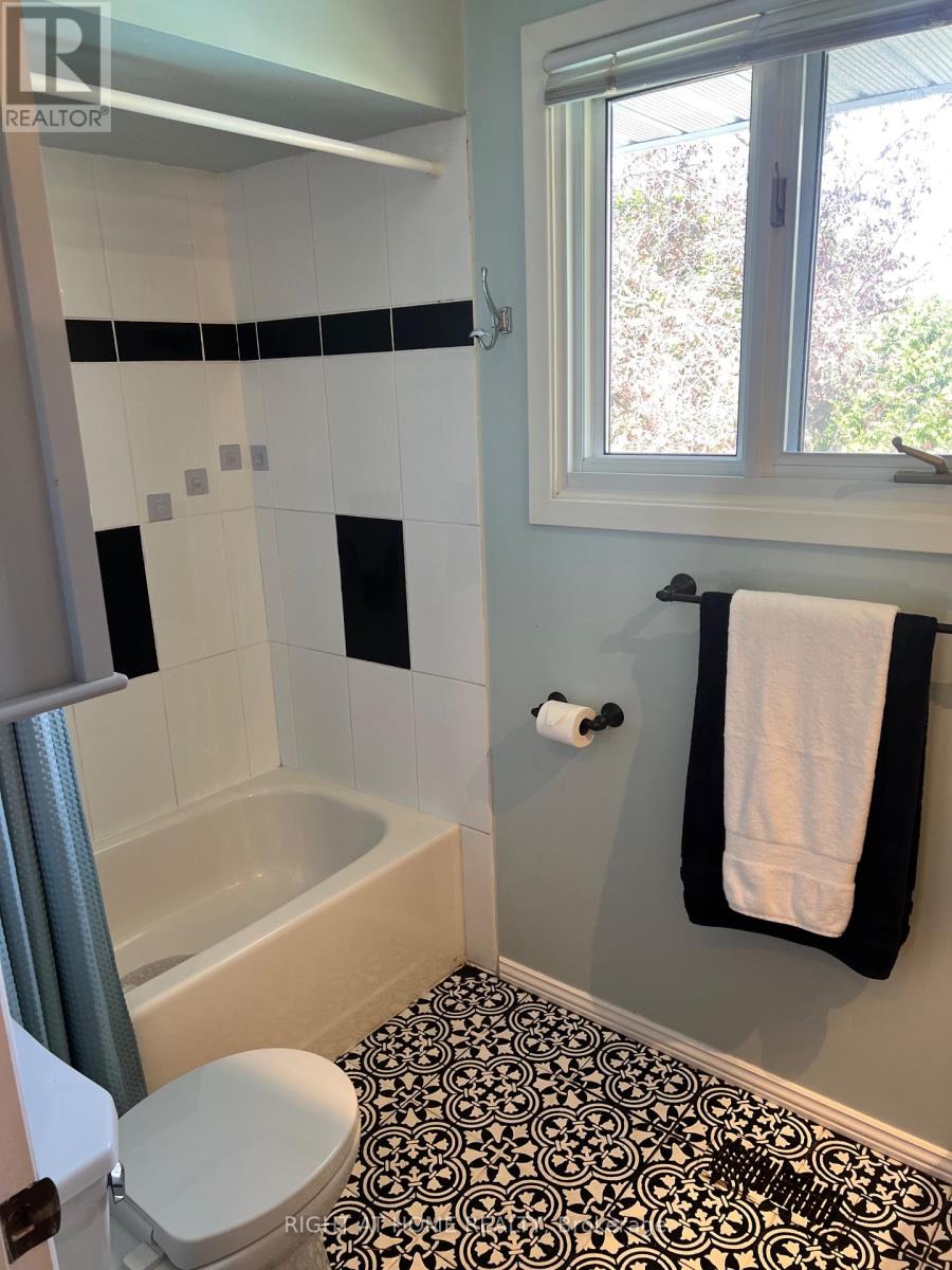 828 Eastvale Drive, Ottawa, Ontario  K1J 7A4 - Photo 18 - X14094458