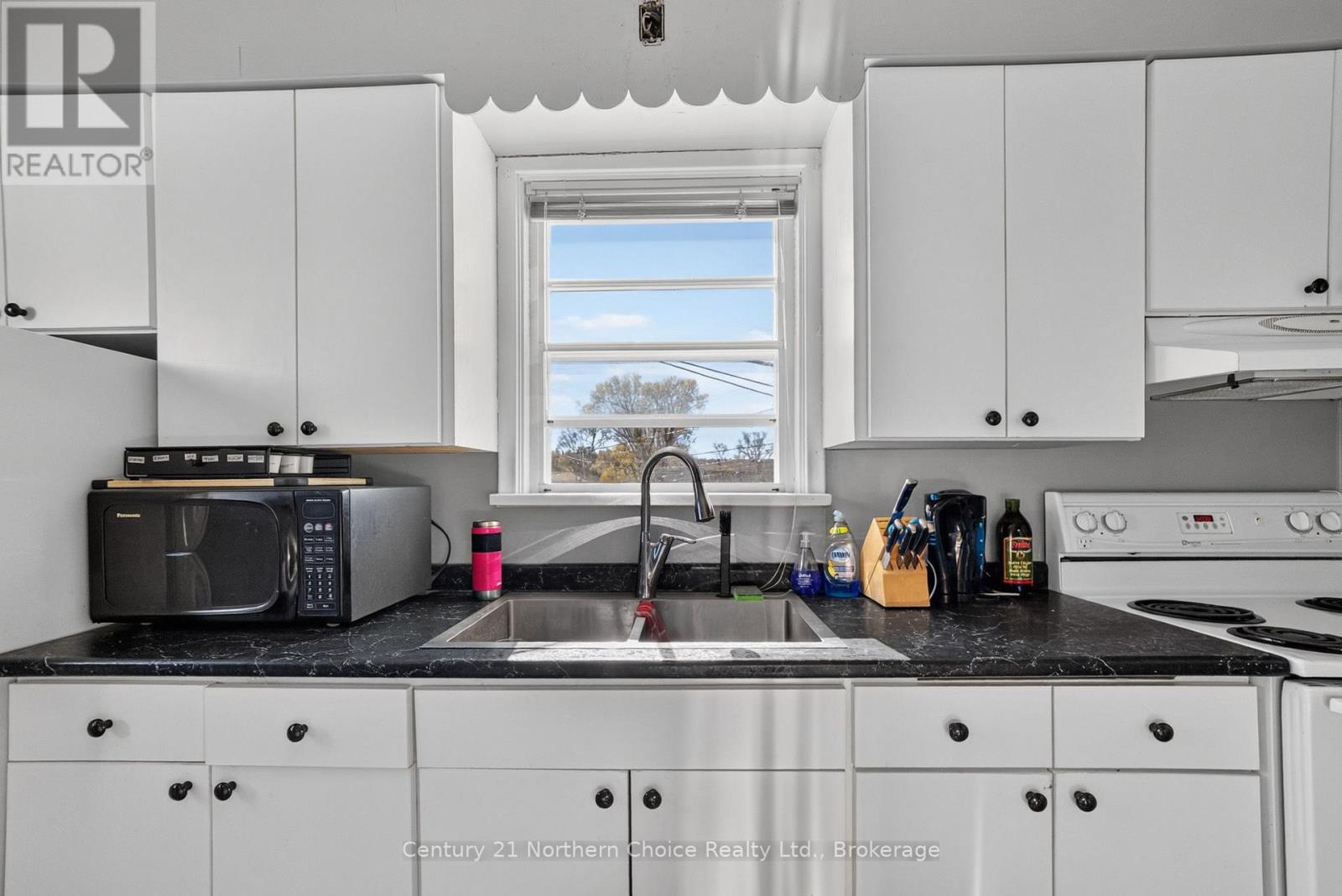 1038 1/2 Park Street, Kenora, Ontario  P9N 1C1 - Photo 14 - X14094450