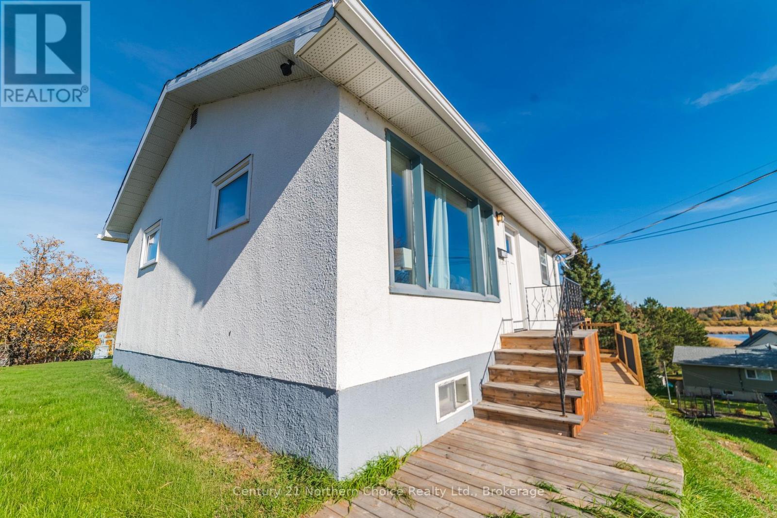 1038 1/2 Park Street, Kenora, Ontario  P9N 1C1 - Photo 5 - X14094450