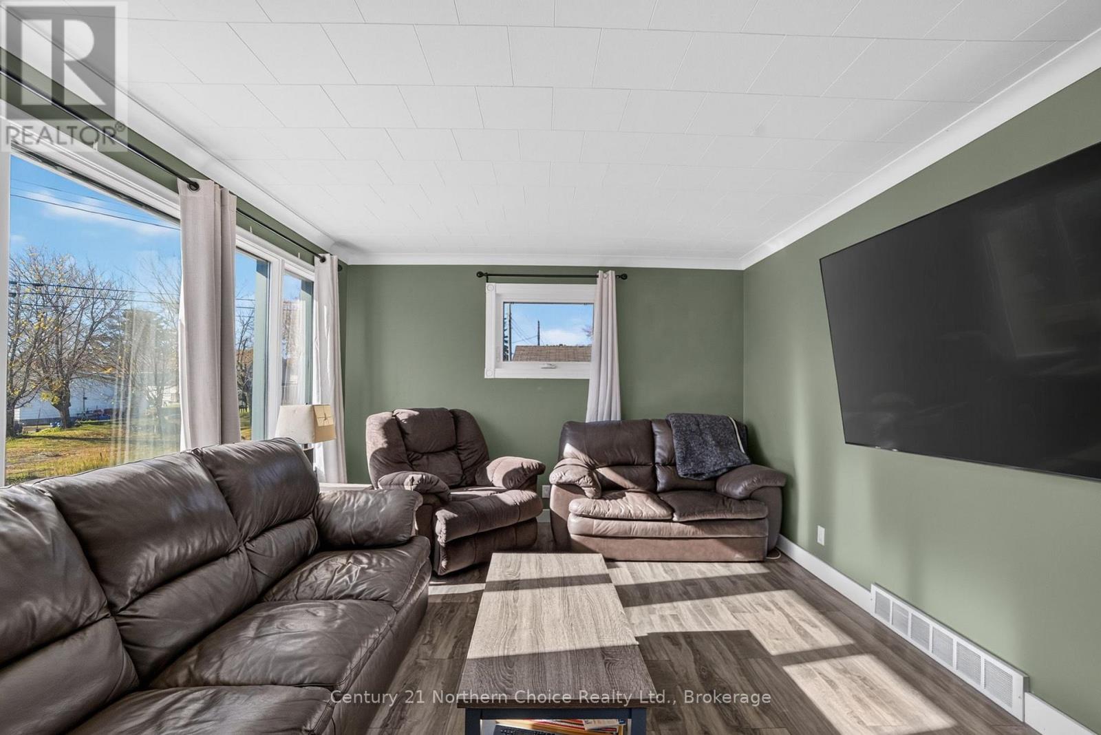 1038 1/2 Park Street, Kenora, Ontario  P9N 1C1 - Photo 6 - X14094450