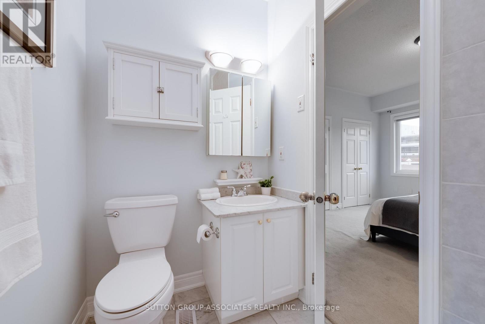 2b Alcina Avenue, Toronto, Ontario  M6G 2E8 - Photo 19 - C14094394
