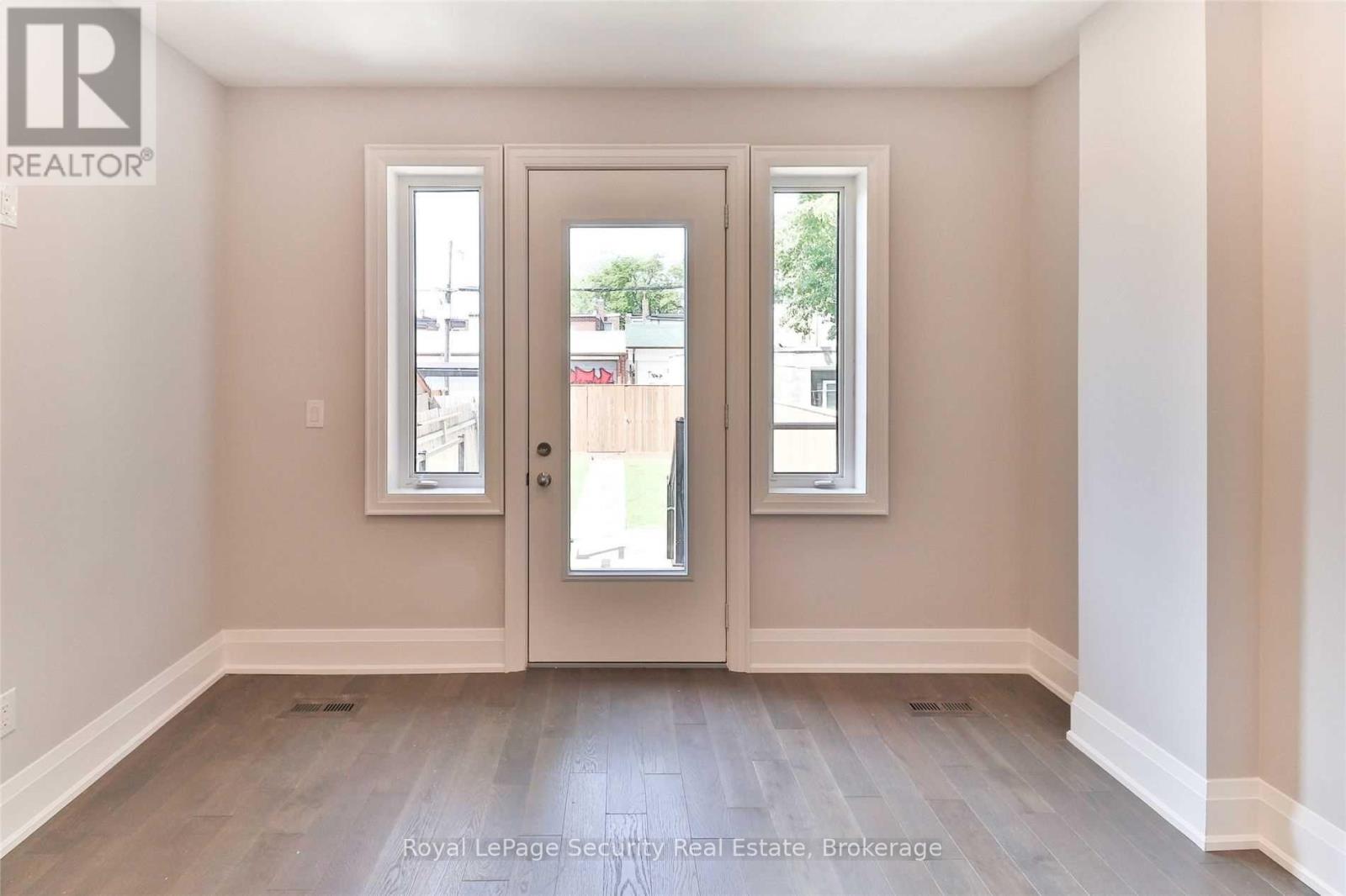 Main/ 2nd - 136 Markham Street, Toronto, Ontario  M6J 2G5 - Photo 10 - C14094638