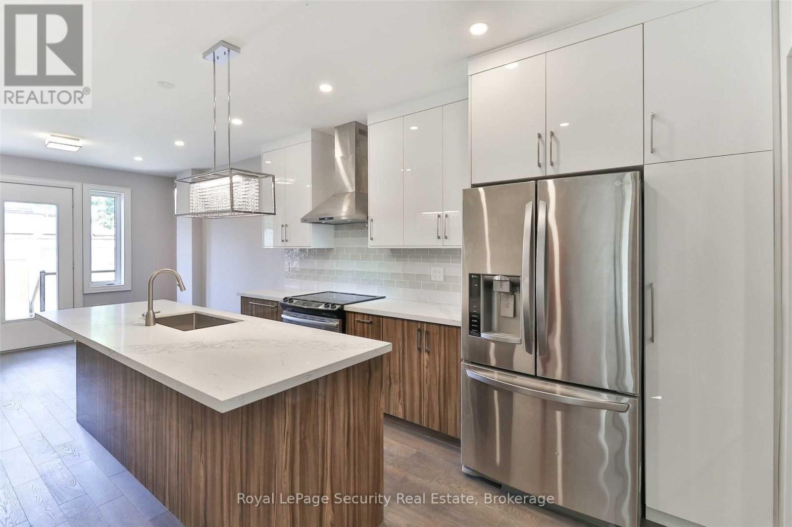 Main/ 2nd - 136 Markham Street, Toronto, Ontario  M6J 2G5 - Photo 11 - C14094638