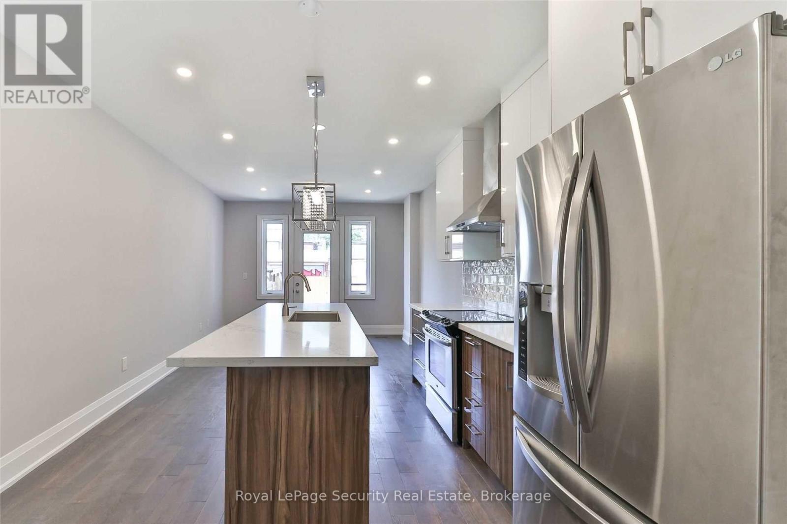 Main/ 2nd - 136 Markham Street, Toronto, Ontario  M6J 2G5 - Photo 12 - C14094638