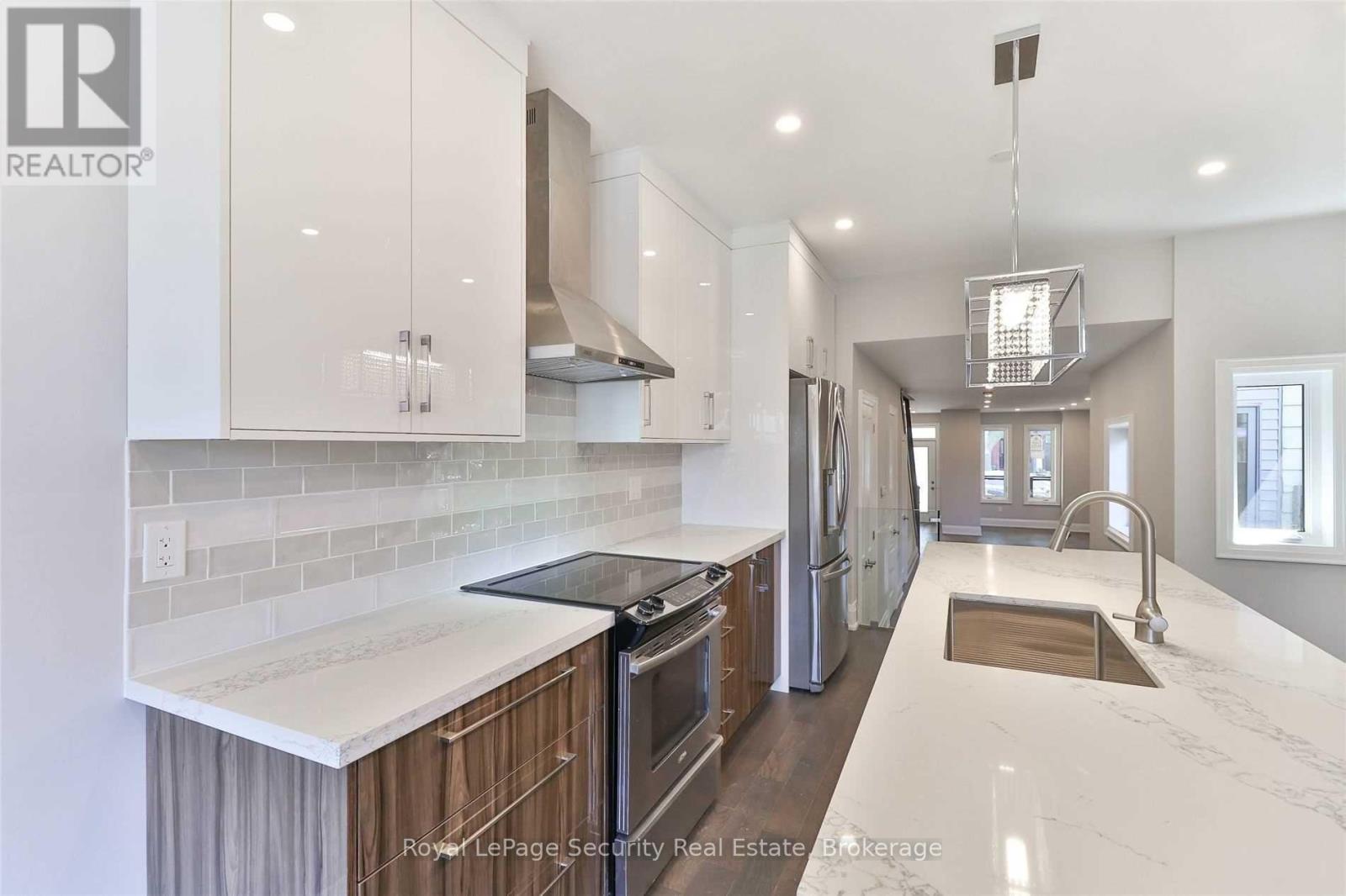 Main/ 2nd - 136 Markham Street, Toronto, Ontario  M6J 2G5 - Photo 16 - C14094638