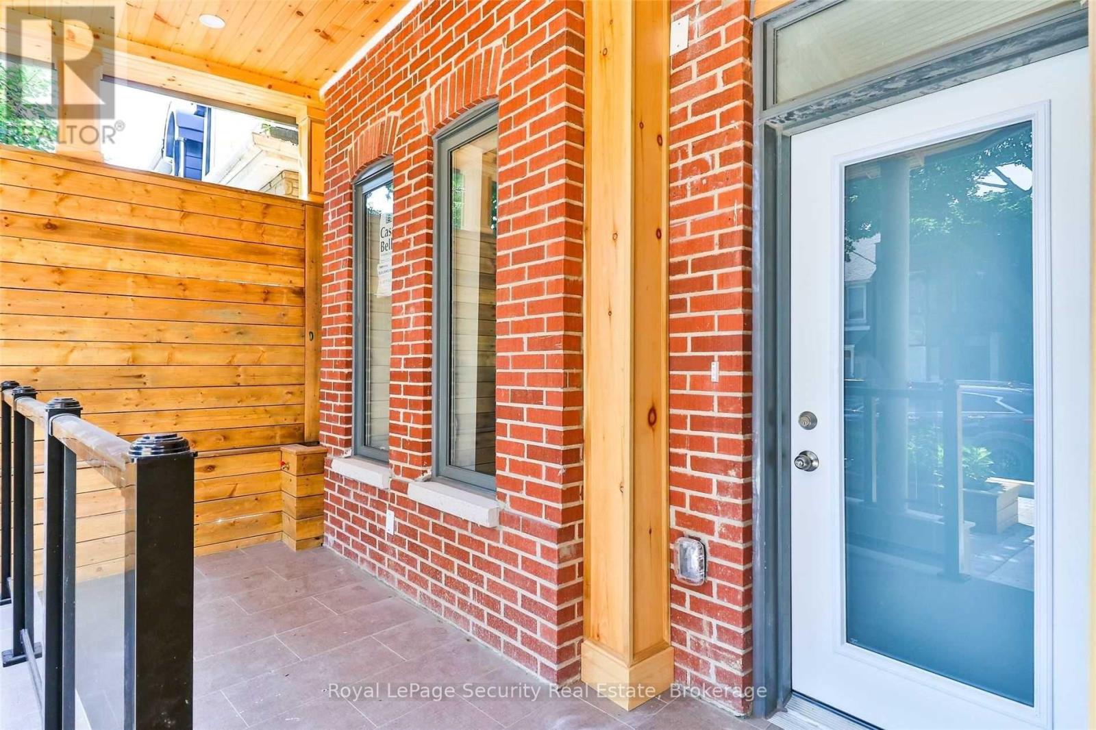 Main/ 2nd - 136 Markham Street, Toronto, Ontario  M6J 2G5 - Photo 2 - C14094638