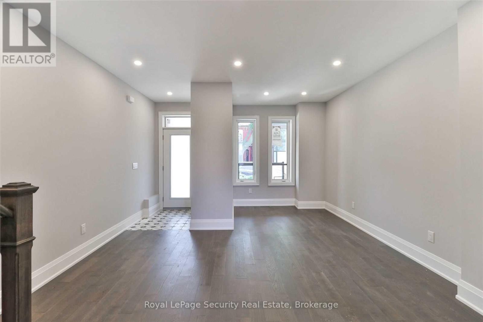 Main/ 2nd - 136 Markham Street, Toronto, Ontario  M6J 2G5 - Photo 4 - C14094638