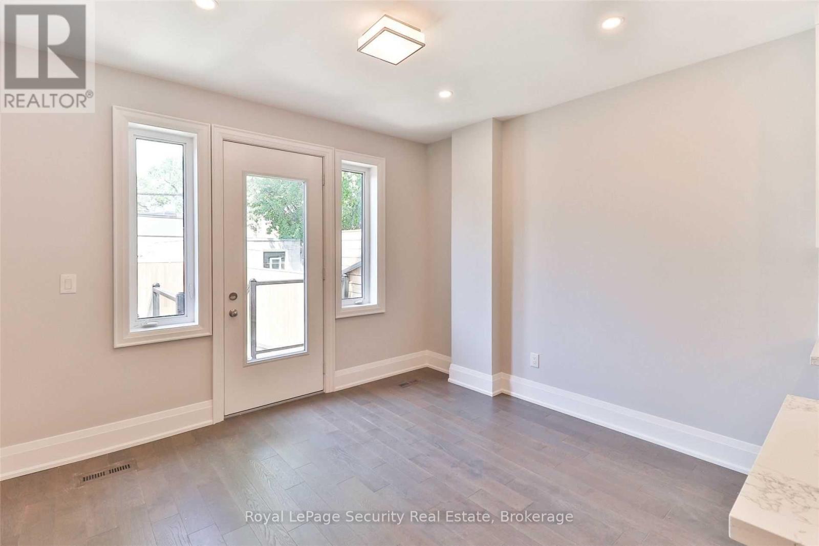 Main/ 2nd - 136 Markham Street, Toronto, Ontario  M6J 2G5 - Photo 9 - C14094638