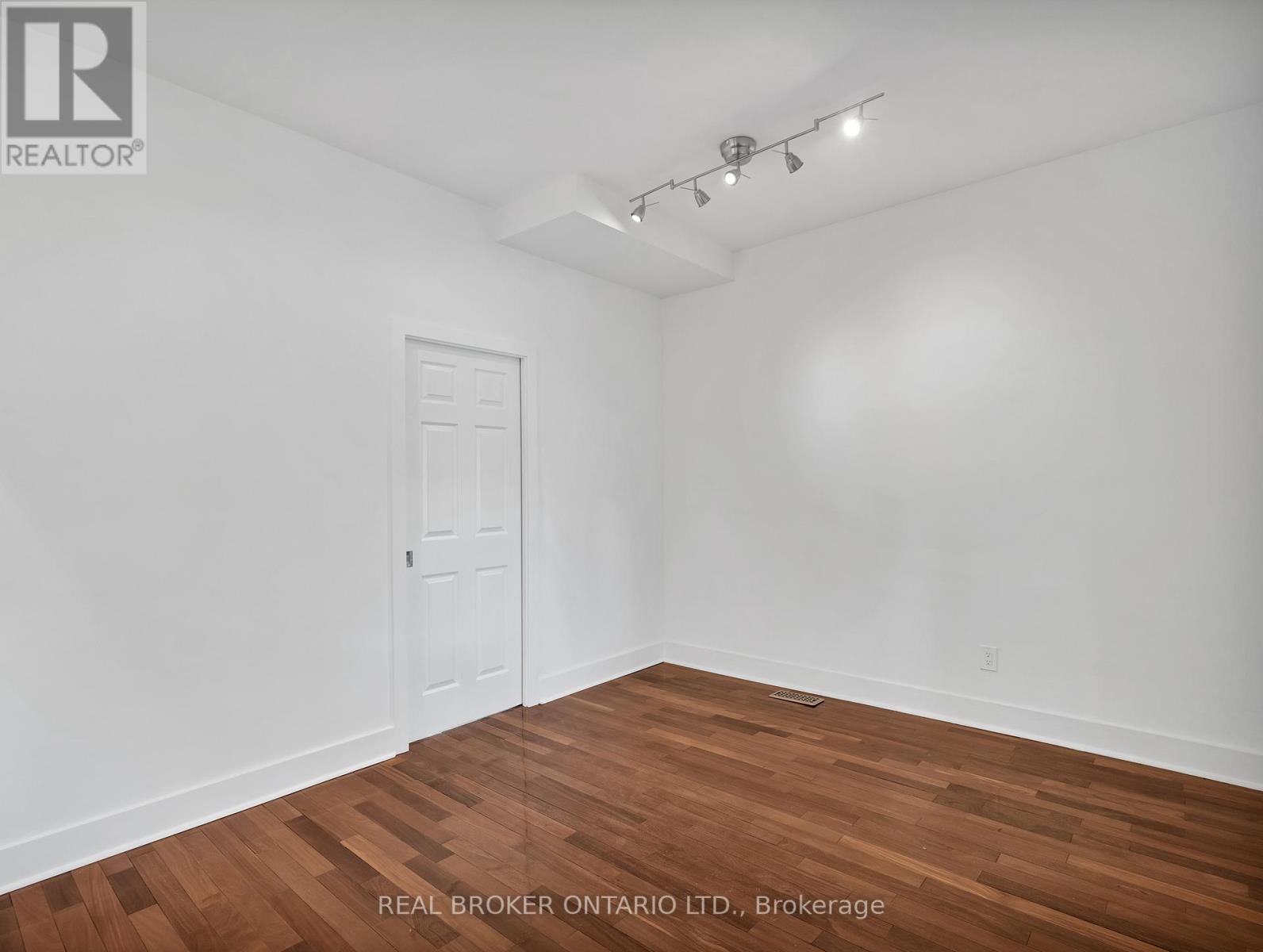 Main Fl - 1928 Gerrard Street E, Toronto, Ontario  M4L 2C1 - Photo 14 - E14094422
