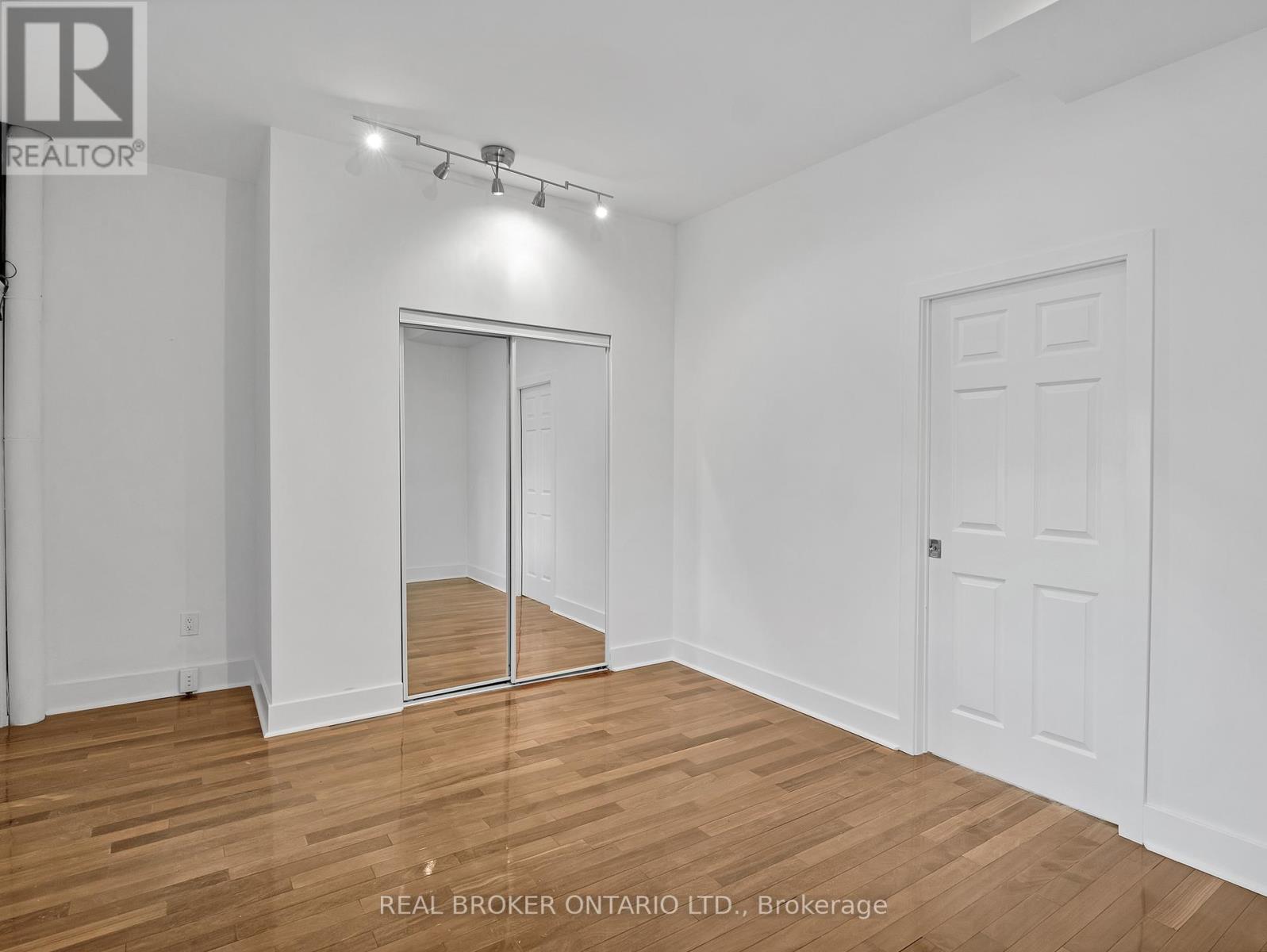 Main Fl - 1928 Gerrard Street E, Toronto, Ontario  M4L 2C1 - Photo 15 - E14094422
