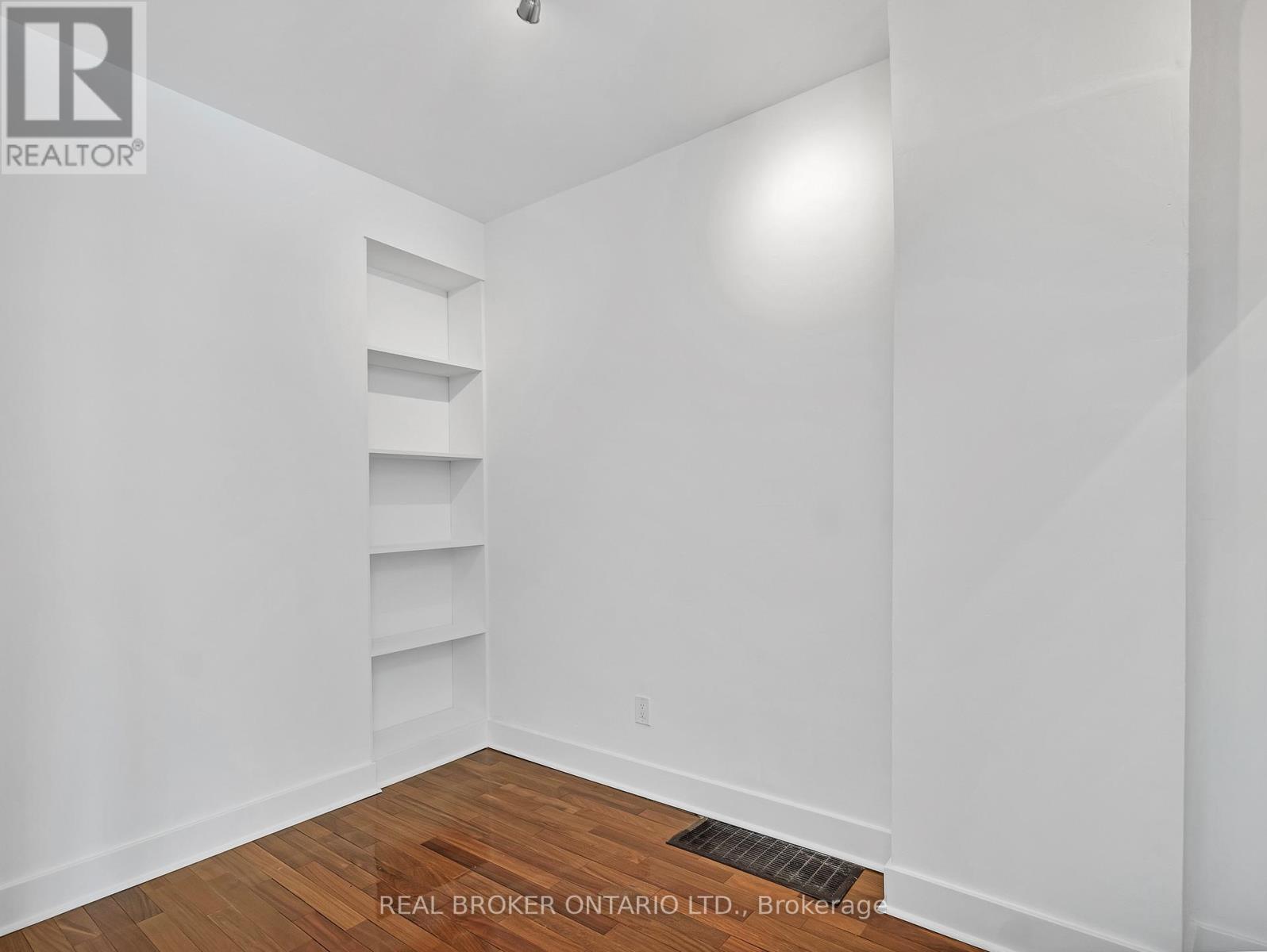 Main Fl - 1928 Gerrard Street E, Toronto, Ontario  M4L 2C1 - Photo 7 - E14094422