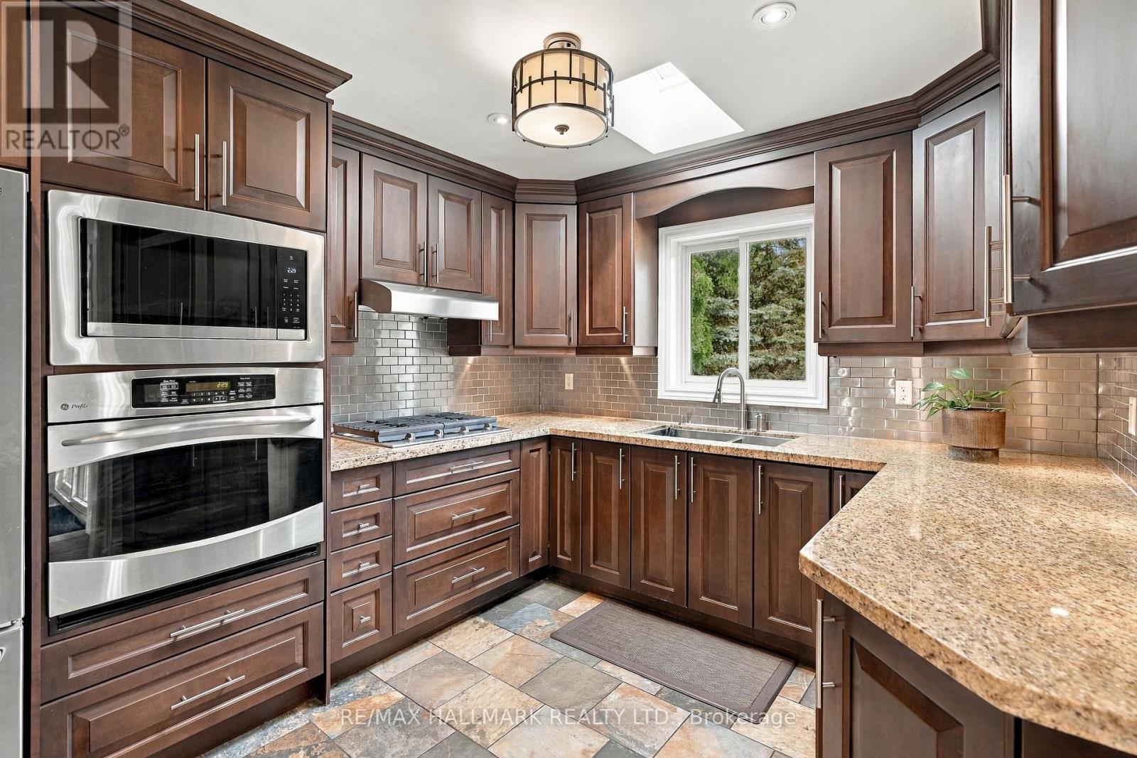 13 Toby Court, East Gwillimbury, Ontario  L9N 1K3 - Photo 15 - N13814490