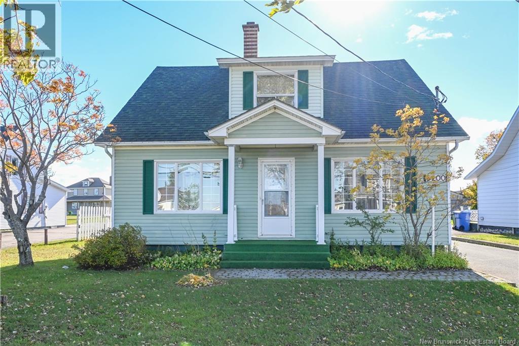 8200 Saint-Paul Street, Bas-Caraquet, New Brunswick  E1W 6E1 - Photo 1 - NB149899
