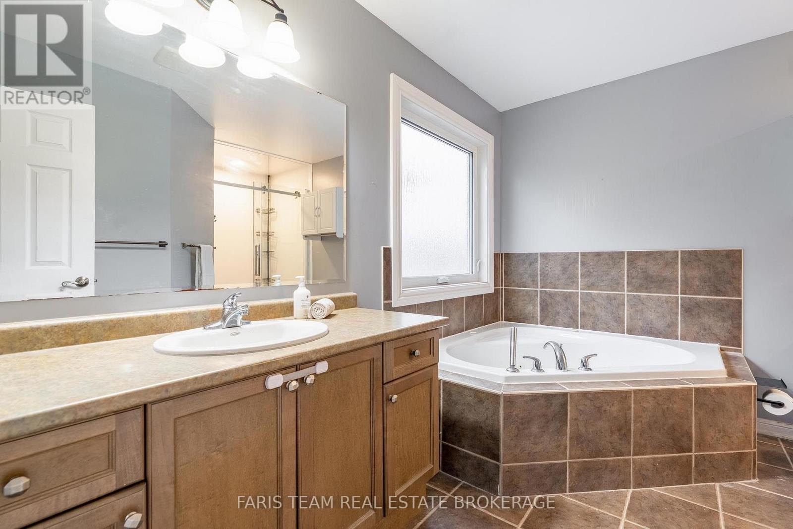 27 Kidd Crescent, New Tecumseth, Ontario  L9R 0C8 - Photo 13 - N14094404