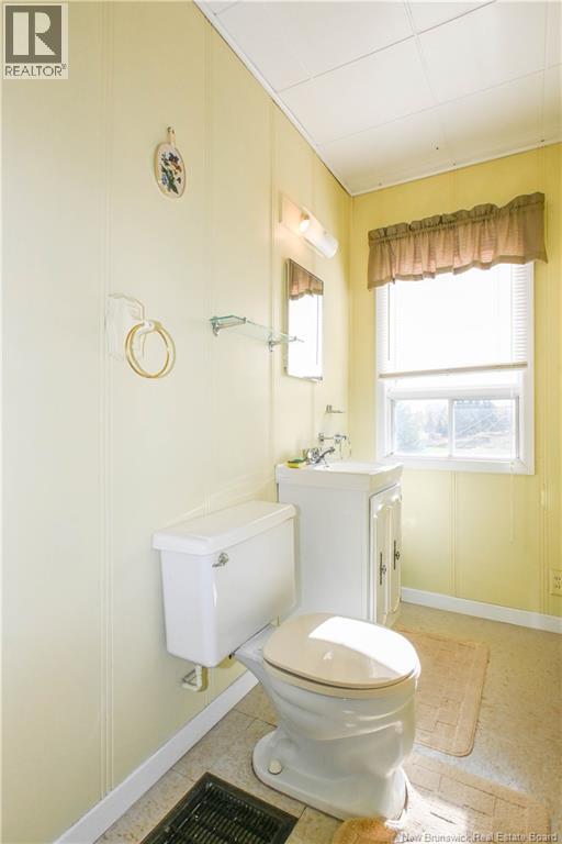 8200 Saint-Paul Street, Bas-Caraquet, New Brunswick  E1W 6E1 - Photo 36 - NB149899