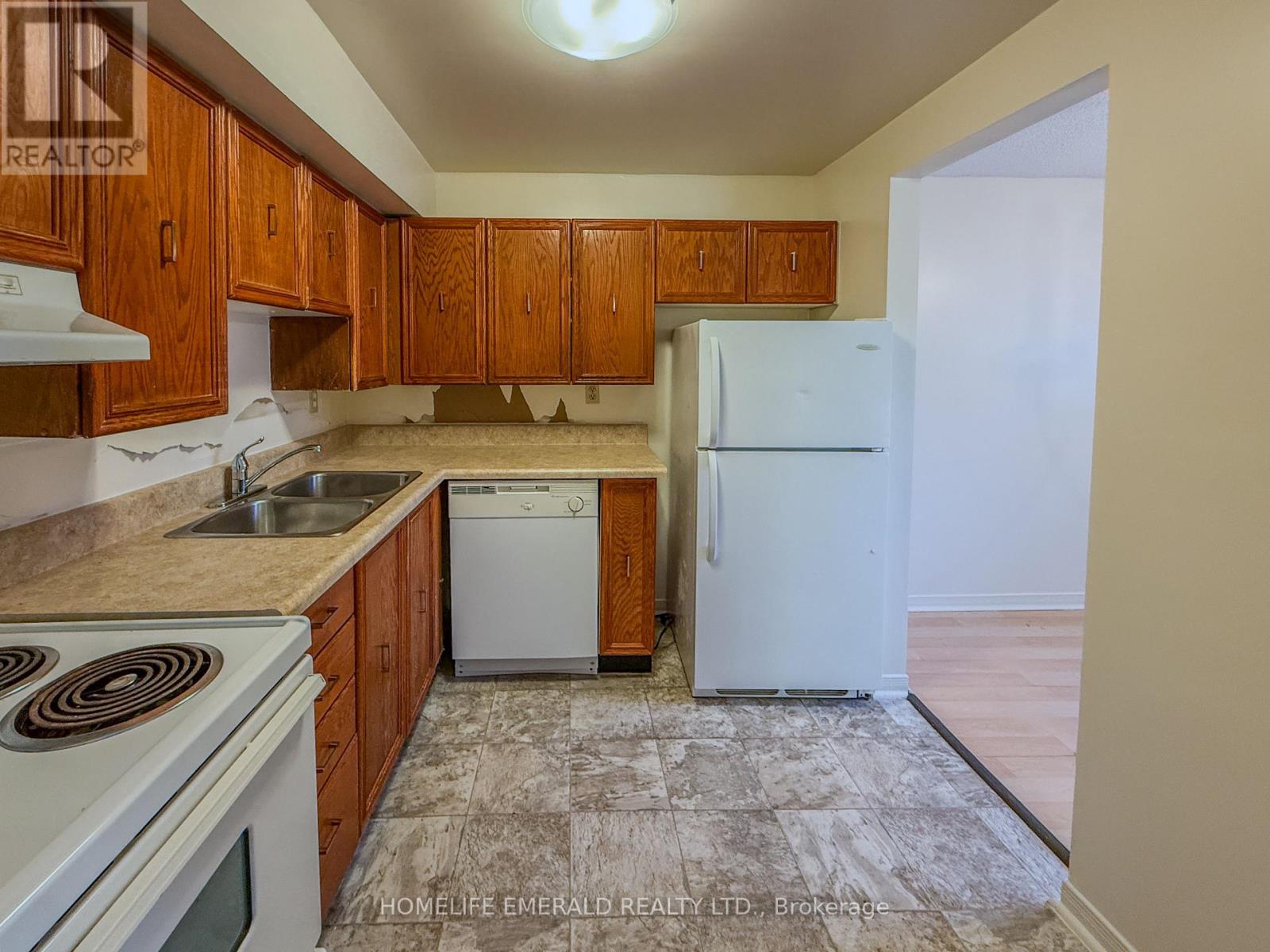 8 - 14 Shadowood Road, Barrie (Ardagh), Ontario  L4N 7K4 - Photo 14 - S14094578