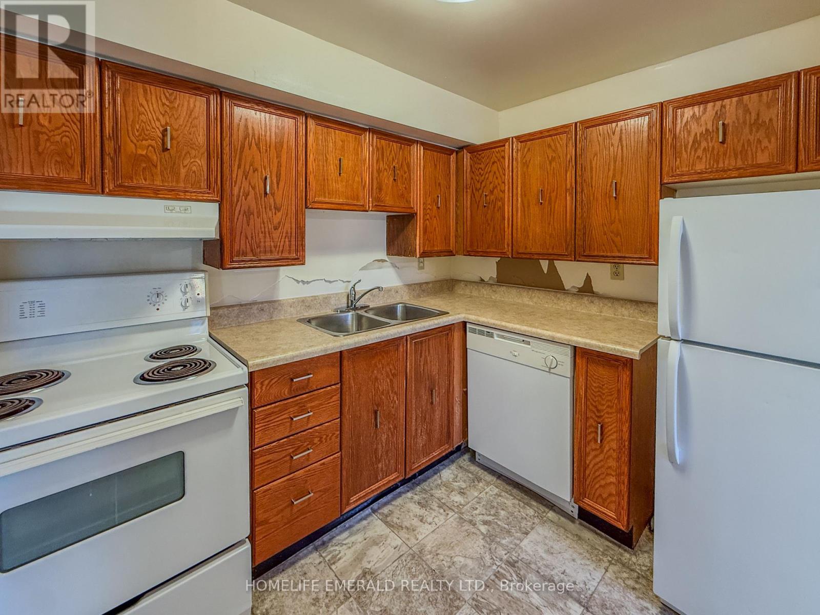 8 - 14 Shadowood Road, Barrie (Ardagh), Ontario  L4N 7K4 - Photo 15 - S14094578