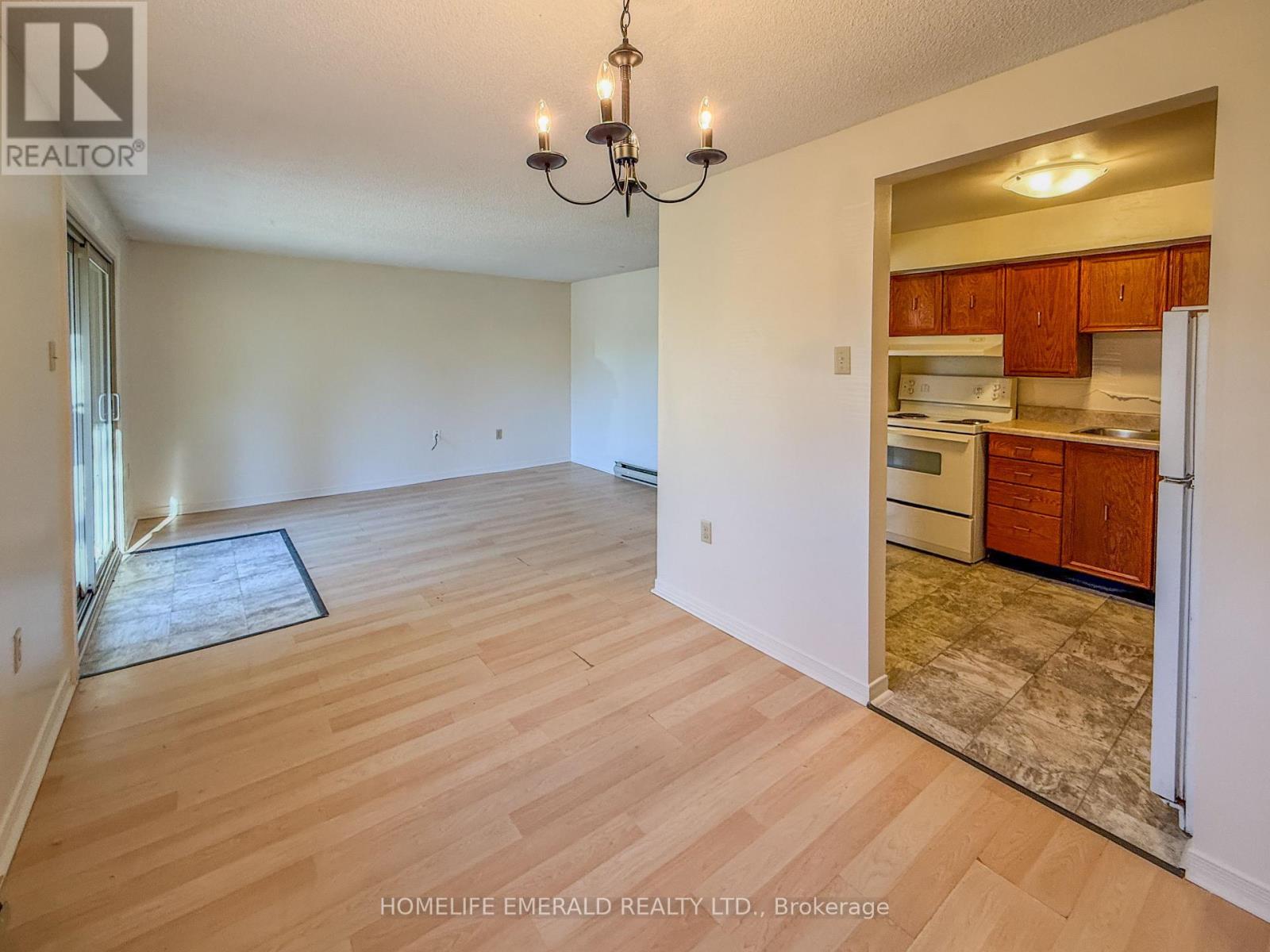 8 - 14 Shadowood Road, Barrie (Ardagh), Ontario  L4N 7K4 - Photo 18 - S14094578