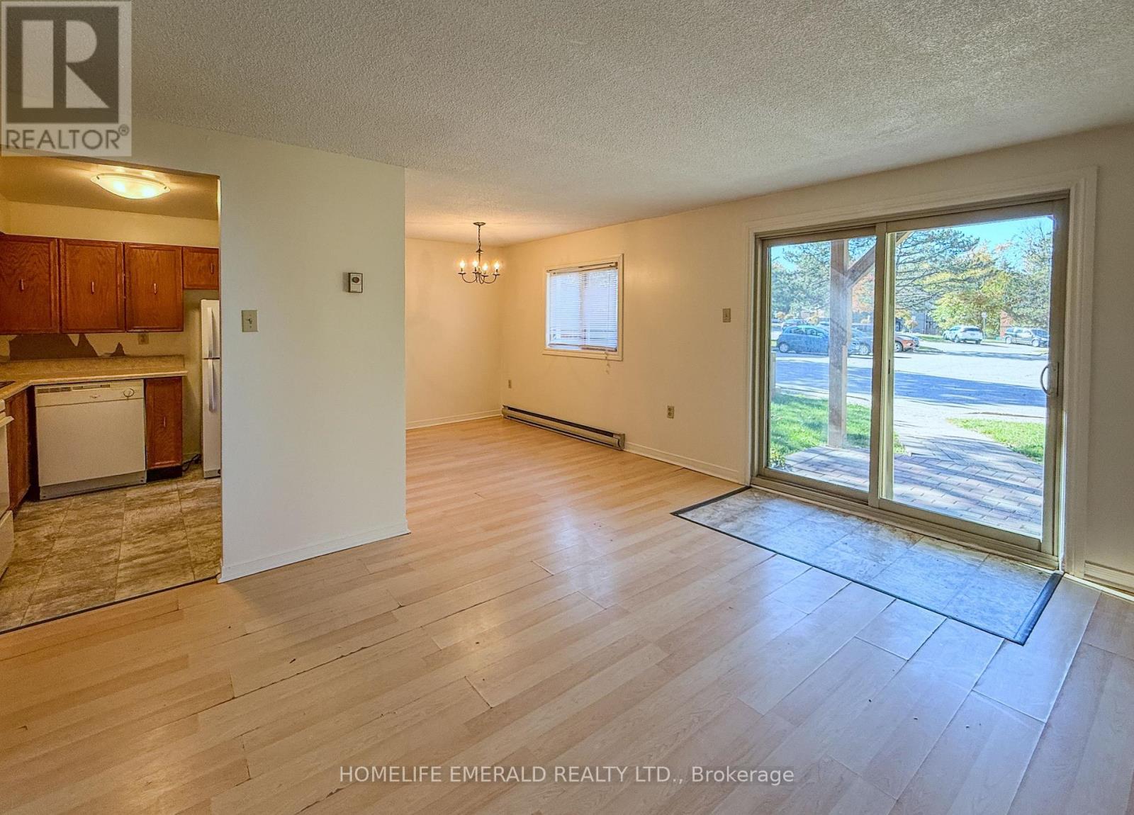 8 - 14 Shadowood Road, Barrie (Ardagh), Ontario  L4N 7K4 - Photo 21 - S14094578