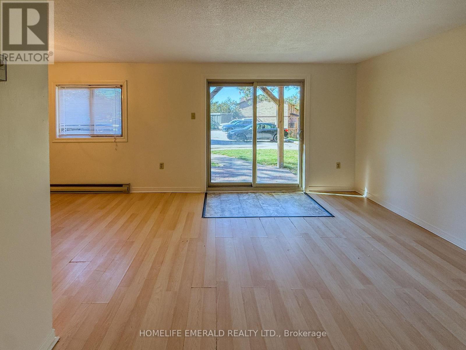 8 - 14 Shadowood Road, Barrie (Ardagh), Ontario  L4N 7K4 - Photo 22 - S14094578