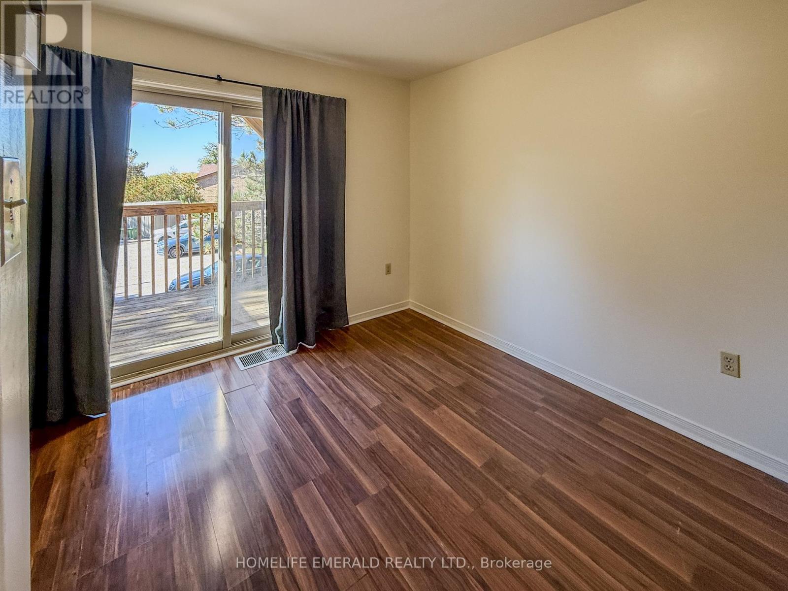 8 - 14 Shadowood Road, Barrie (Ardagh), Ontario  L4N 7K4 - Photo 6 - S14094578
