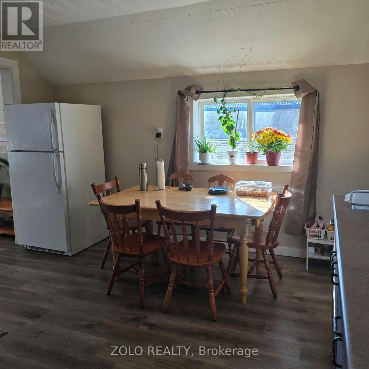 Upper Unit - 309 Cedar Street N, Timmins, Ontario  P4N 6J7 - Photo 2 - T14094440
