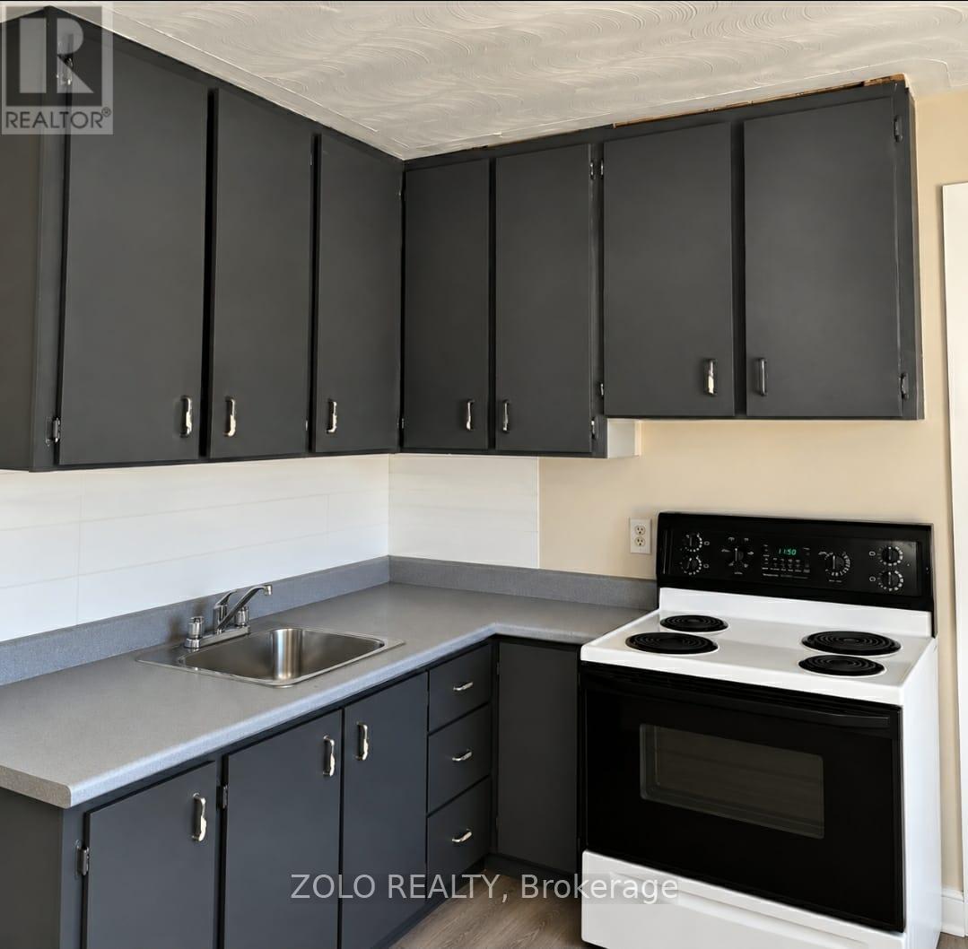 Upper Unit - 309 Cedar Street N, Timmins, Ontario  P4N 6J7 - Photo 3 - T14094440