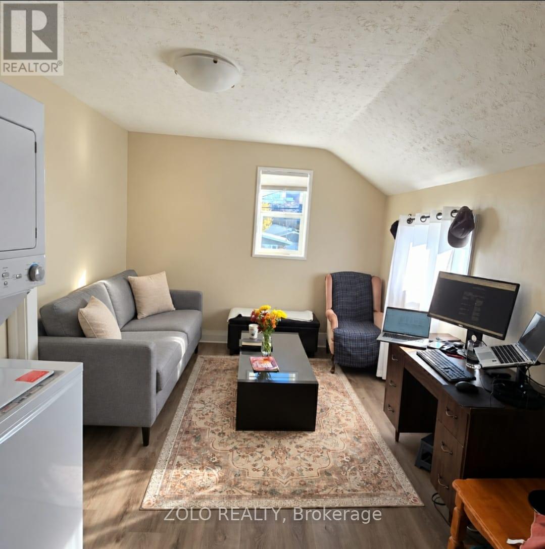 Upper Unit - 309 Cedar Street N, Timmins, Ontario  P4N 6J7 - Photo 4 - T14094440