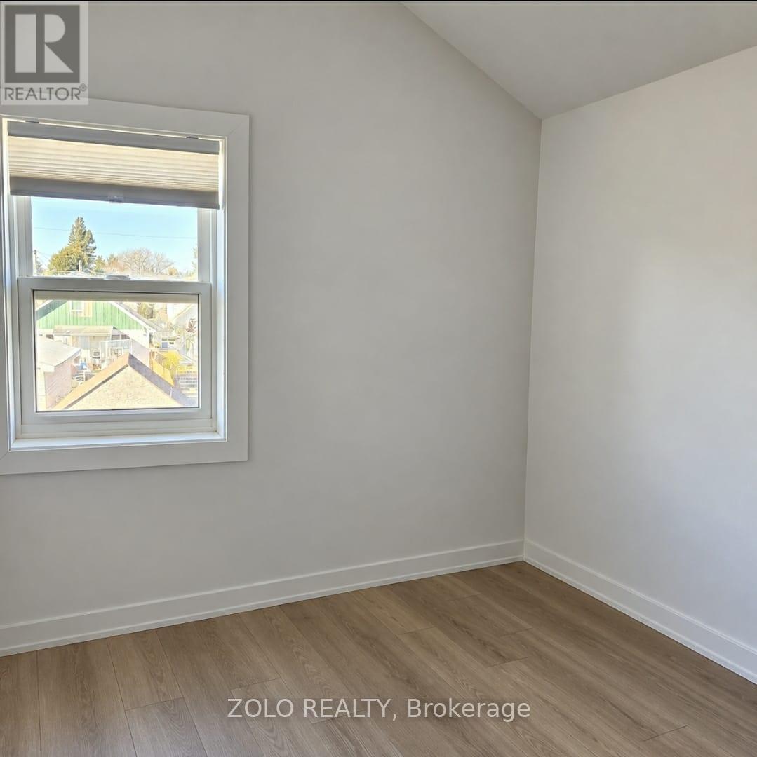 Upper Unit - 309 Cedar Street N, Timmins, Ontario  P4N 6J7 - Photo 6 - T14094440
