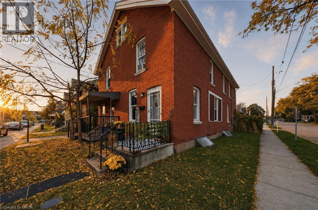 139 Superior Street, Brantford, Ontario  N3S 2L3 - Photo 2 - 40870960