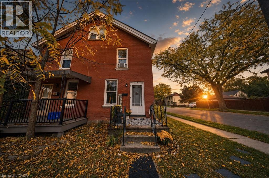 139 Superior Street, Brantford, Ontario  N3S 2L3 - Photo 3 - 40870960