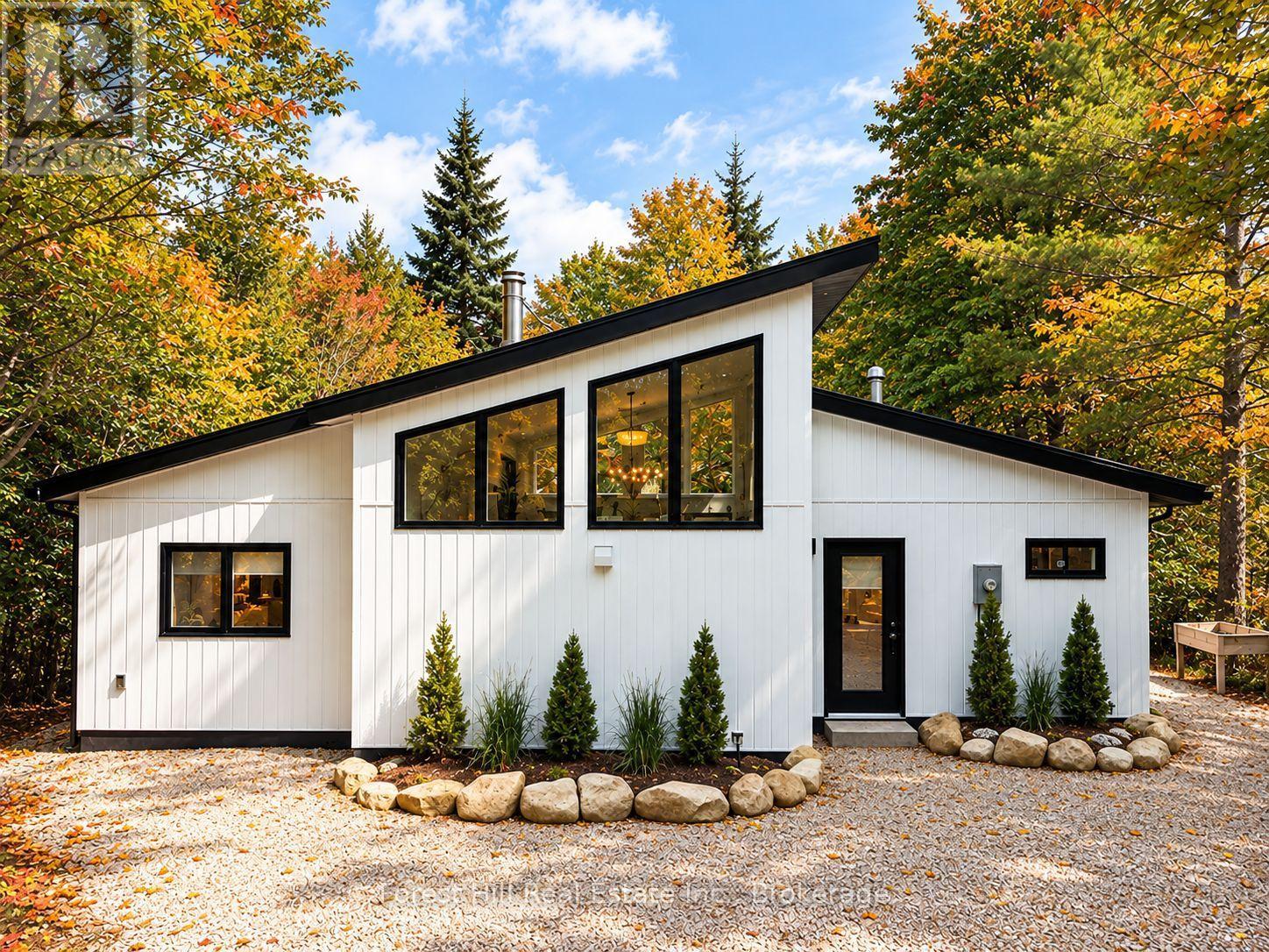 149 SIR WILLIAM'S LANE, Grey Highlands, Ontario