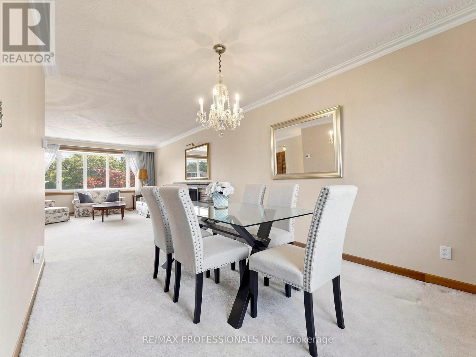 32 Summitcrest Drive, Toronto, Ontario  M9P 1H2 - Photo 10 - W14094454